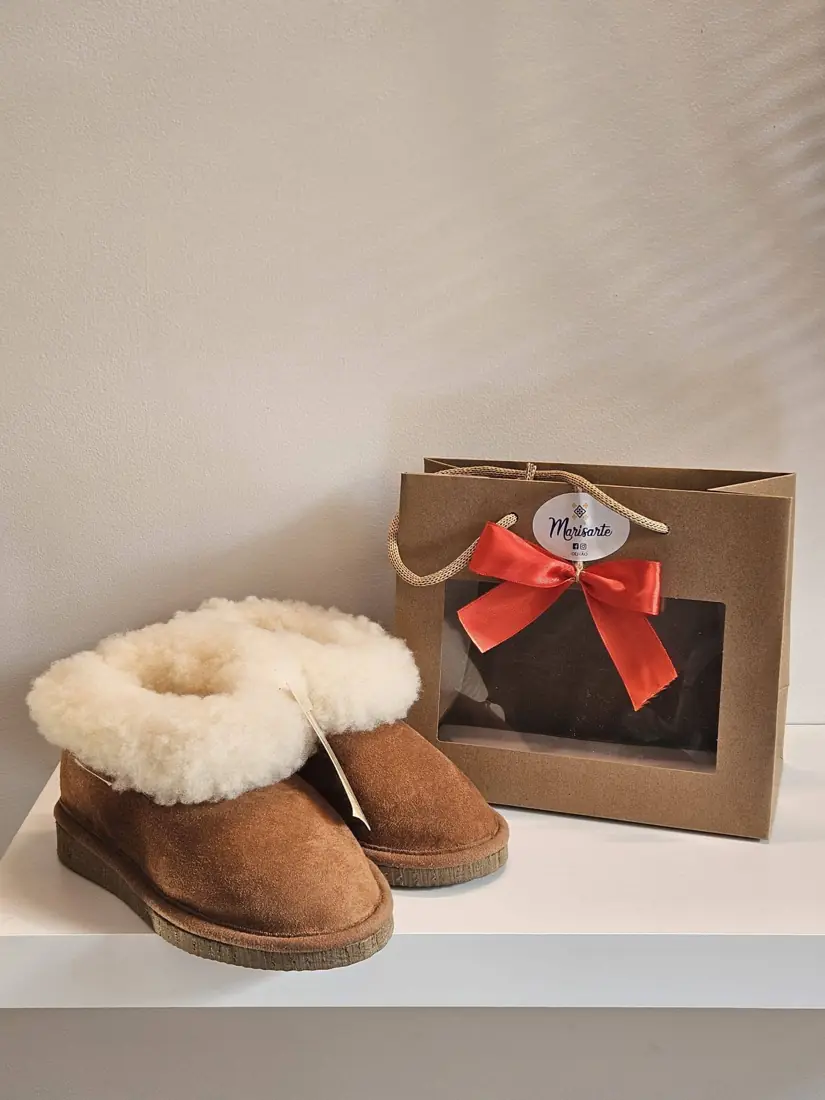 Cestos, cortiça e pantufas