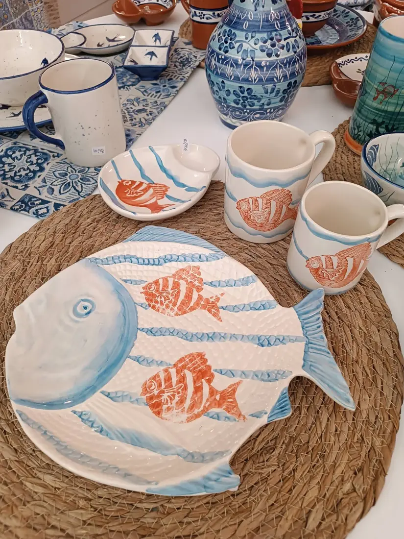 Loiça e mesa posta na Marisarte