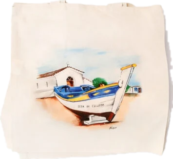Saco com um barco «Ilha da Culatra» e uma capela branca